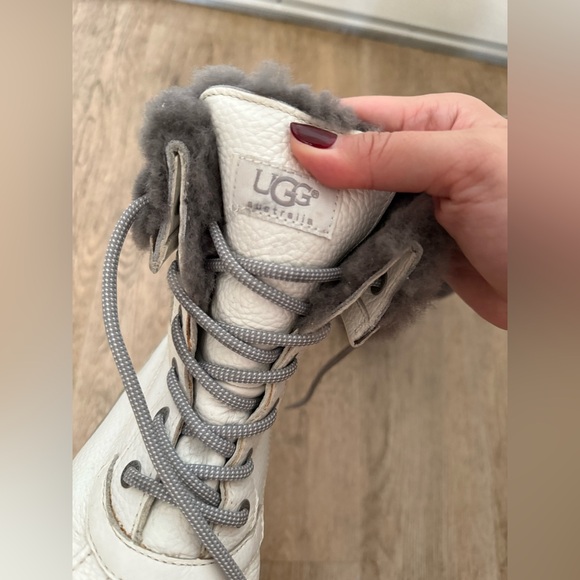 Ugg Women’s Adirondack Snow Boot - Picture 7 of 10